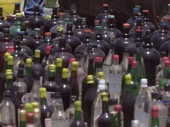 Alcohol adulterado causante de muertes en México